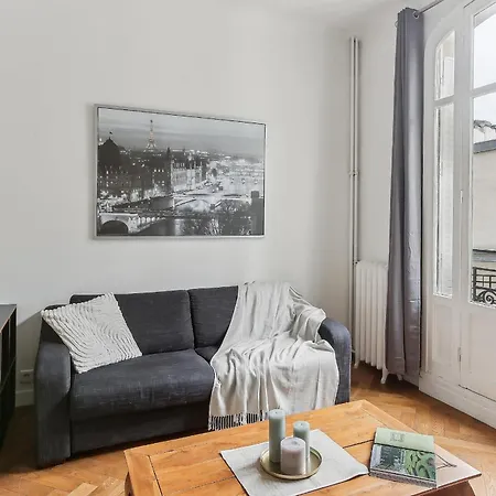 Apartment Champs-elysees & Trocadero - Cityapartmentstay *