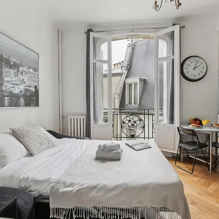Champs-elysees & Trocadero - Cityapartmentstay Paris