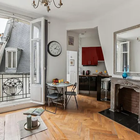 Champs-elysees & Trocadero - Cityapartmentstay Paris